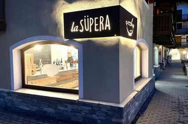 Cogne Town Centre / Wine shops and delicacies La Süpera