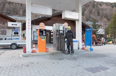 Località Crétaz / Officine e carburanti GMG